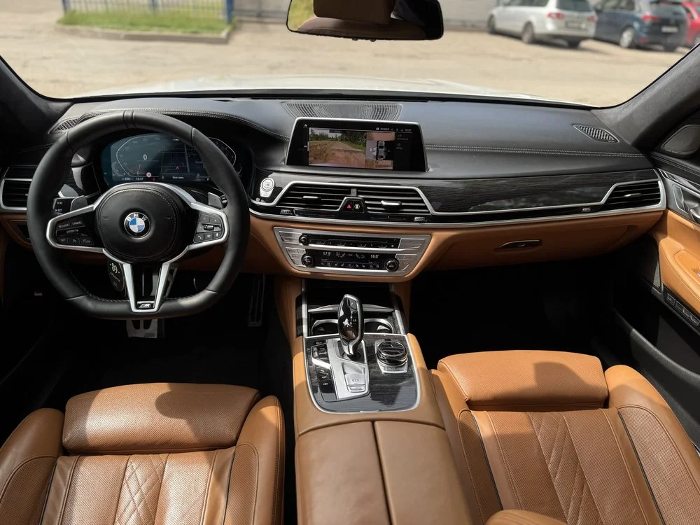 BMW 750 (Cognac) - nuotrauka 3