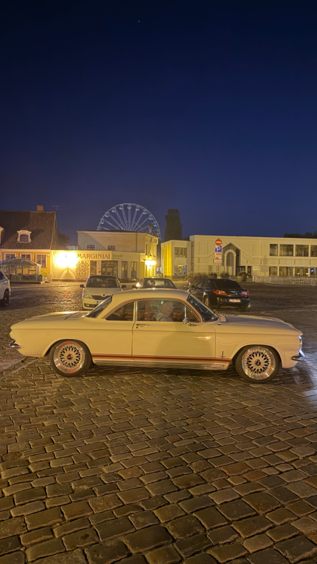 Chevrolet Corvair Monza nuoma - Premium automobilių nuoma Lietuvoje