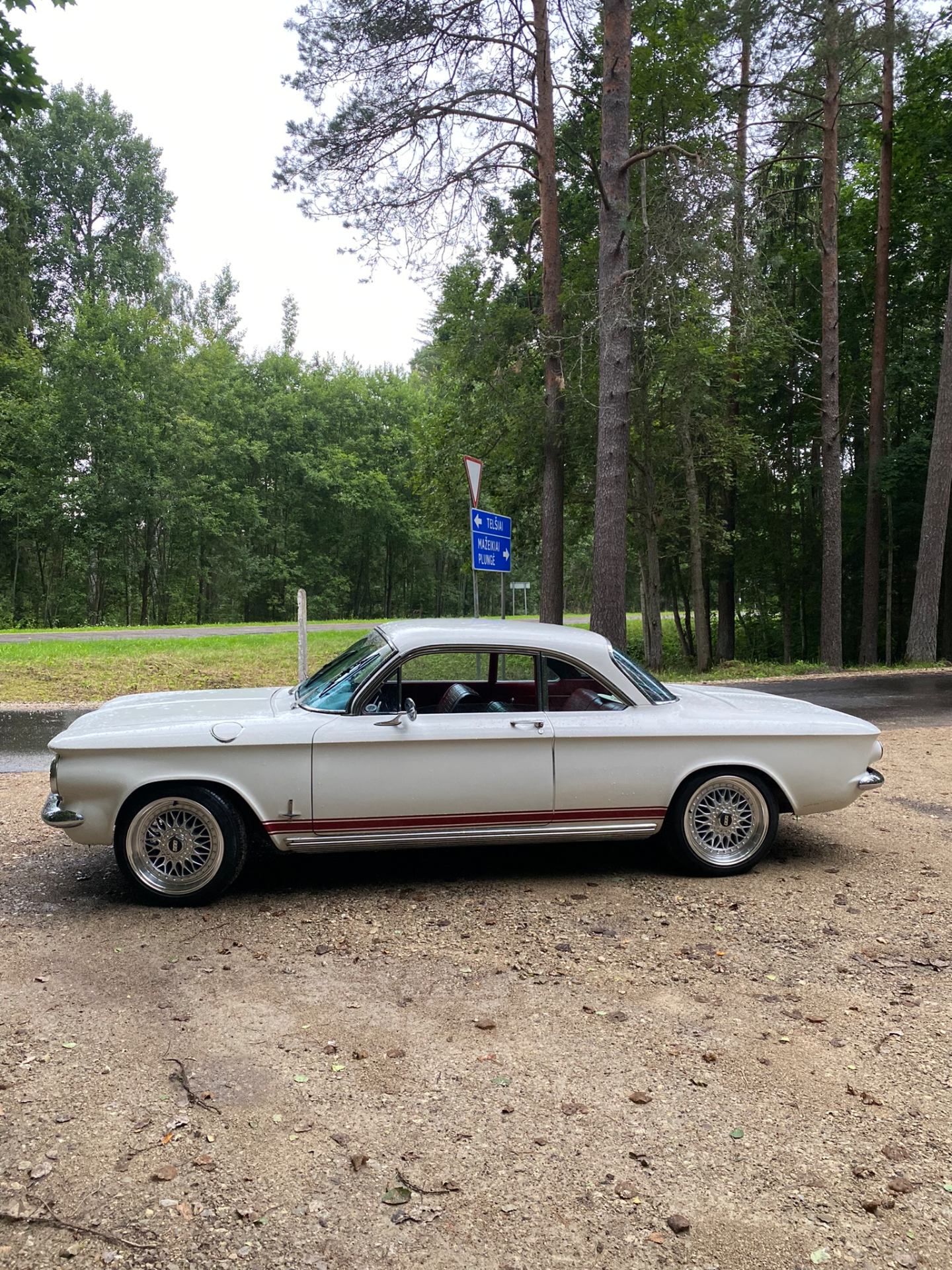 Chevrolet Corvair Monza