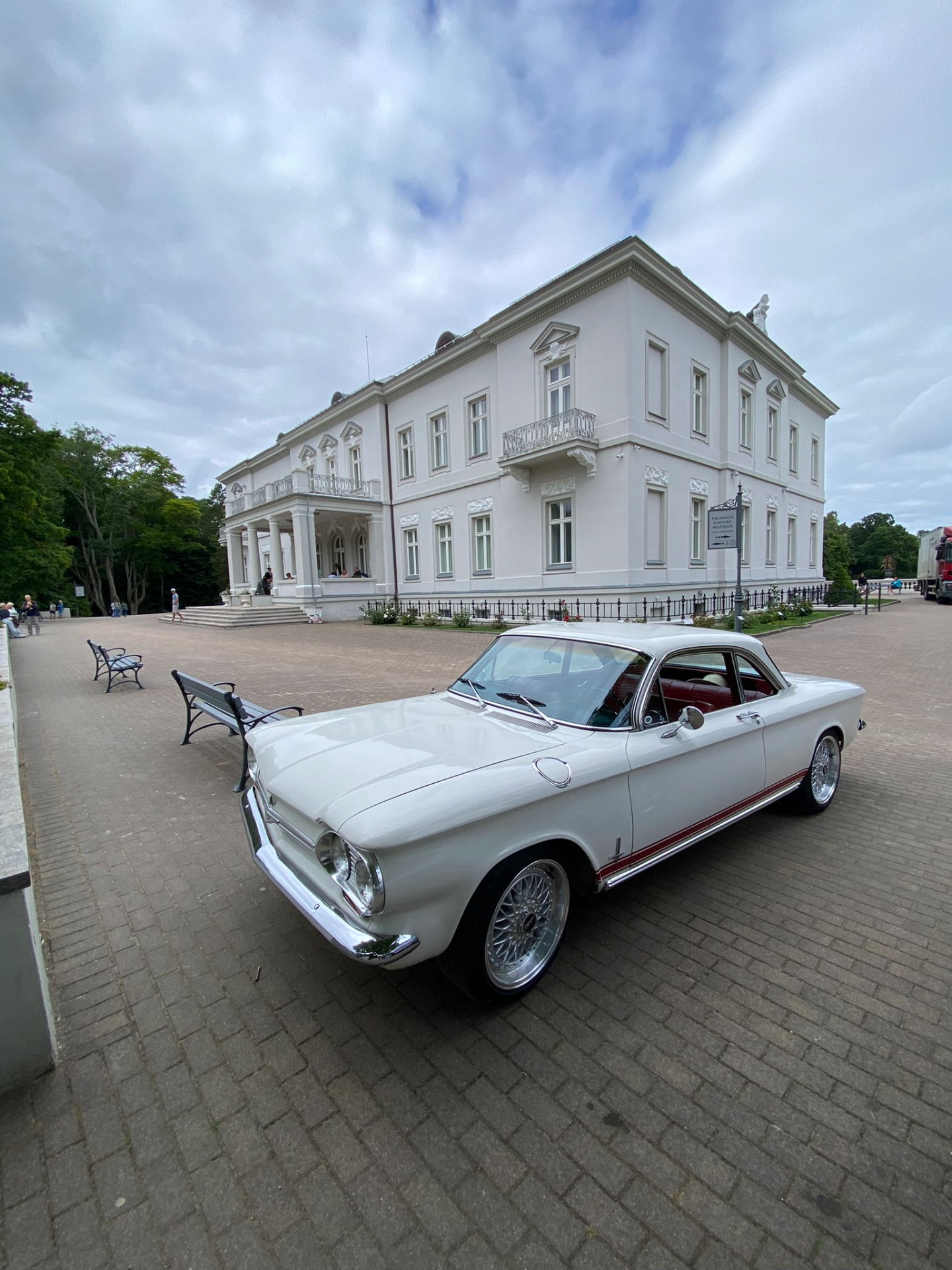 Chevrolet Corvair Monza