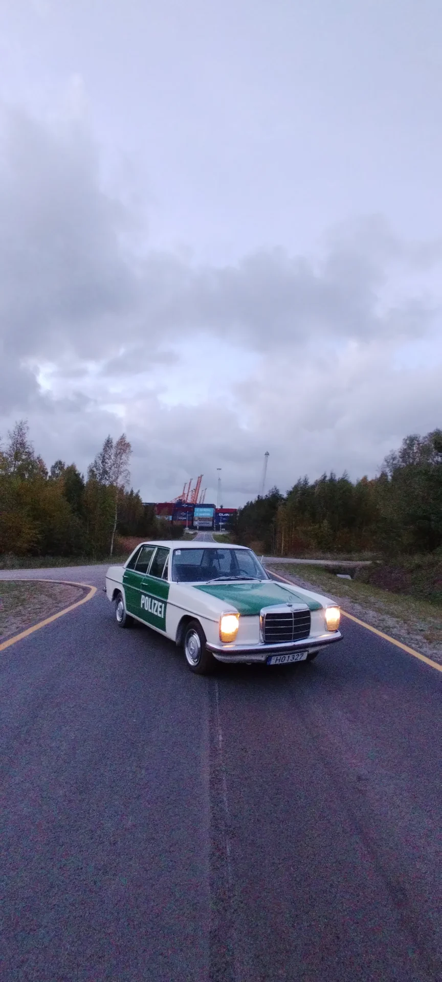 Mercedes-Benz w115 - nuotrauka 7