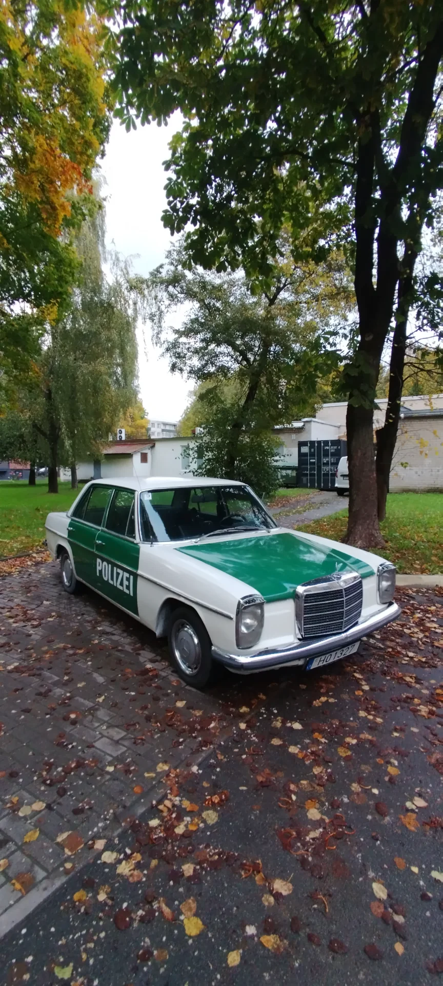 Mercedes-Benz w115 - nuotrauka 8