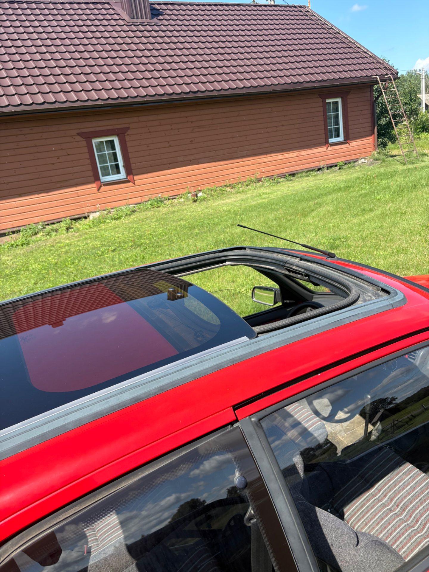 Peugeot 205 GTI - nuotrauka 4
