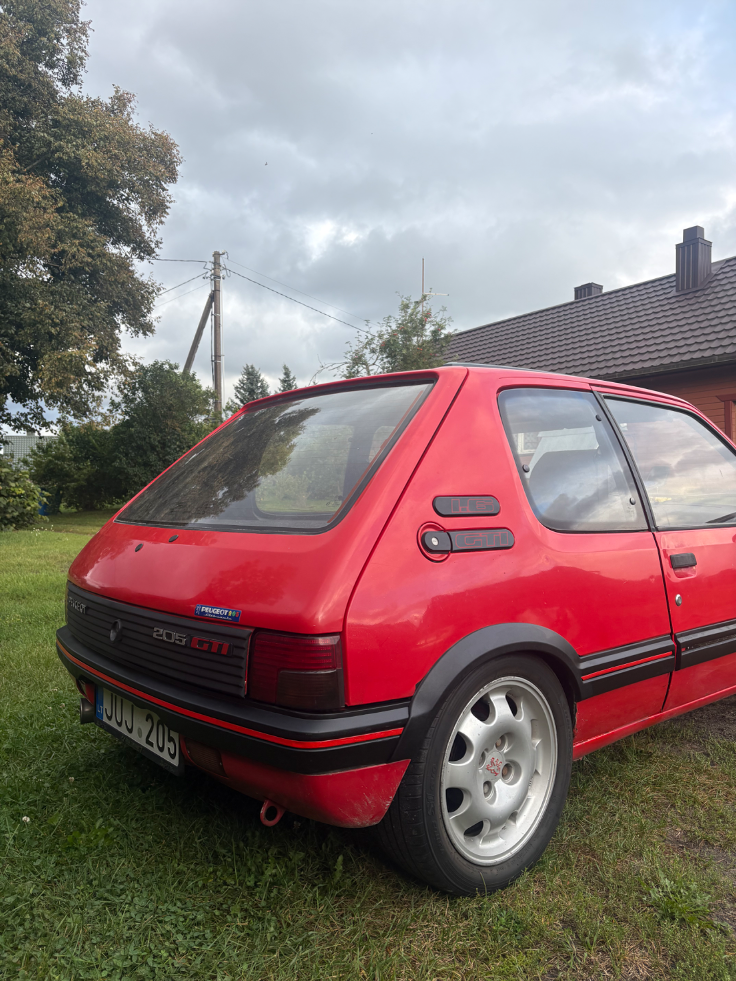 Peugeot 205 GTI - nuotrauka 3