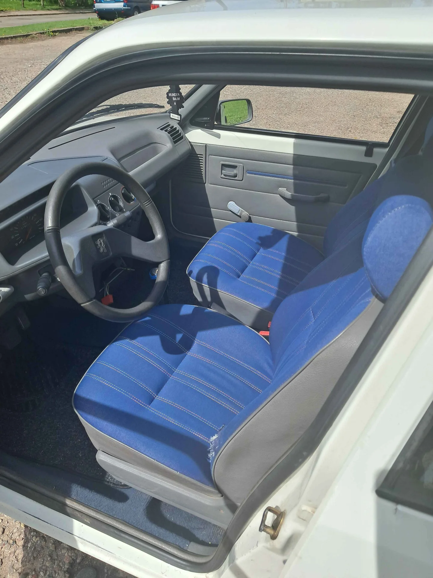 Peugeot 205