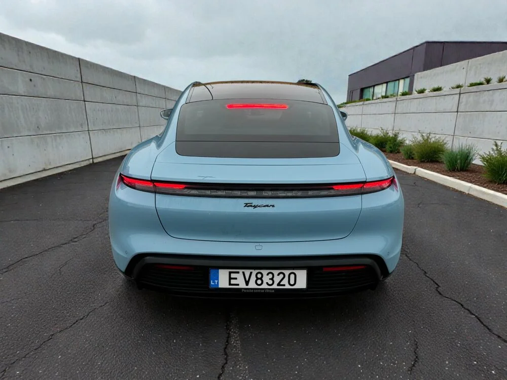 Porsche Taycan - nuotrauka 3