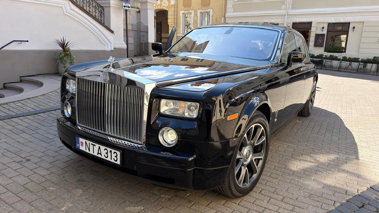 Rolls-Royce Phantom nuoma - Premium automobilių nuoma Lietuvoje